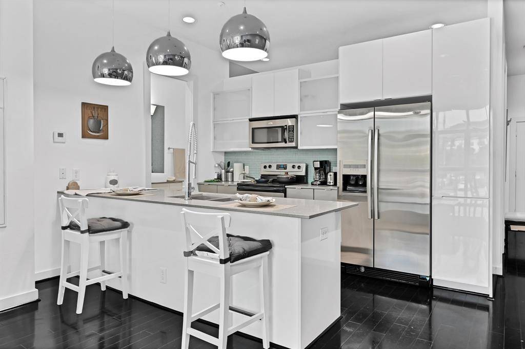 Houston, TX 77002,207 Pierce ST #203