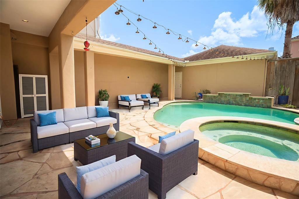 Houston, TX 77056,5512 Val Verde ST