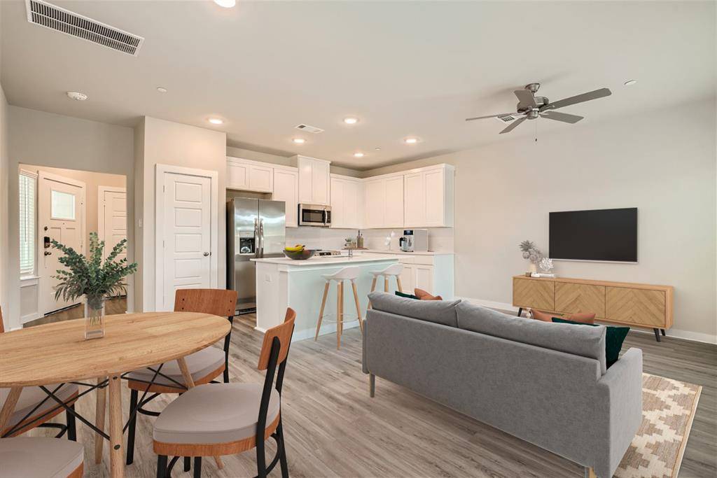 Shenandoah, TX 77385,365 N Centro CIR