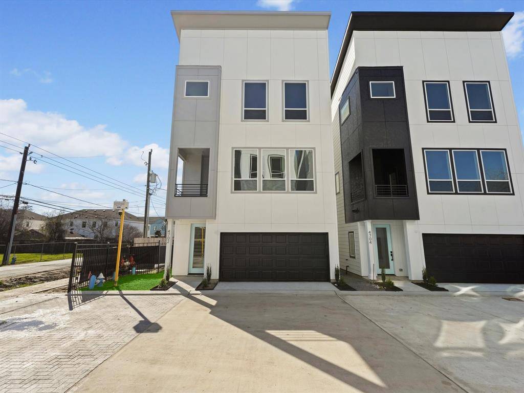 Houston, TX 77018,4706 Thornton Villas LN