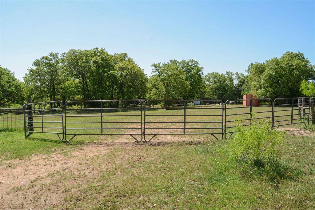 Paige, TX 78659,317 Lois LN