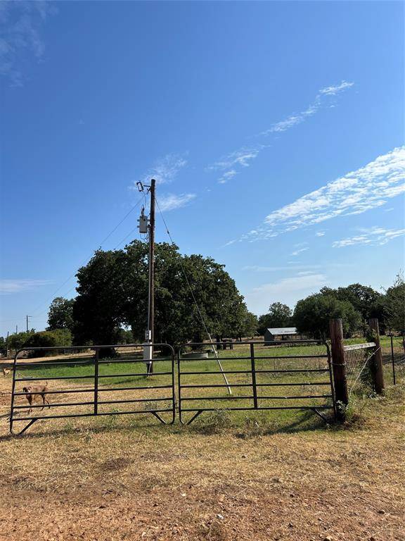 Paige, TX 78659,317 Lois LN