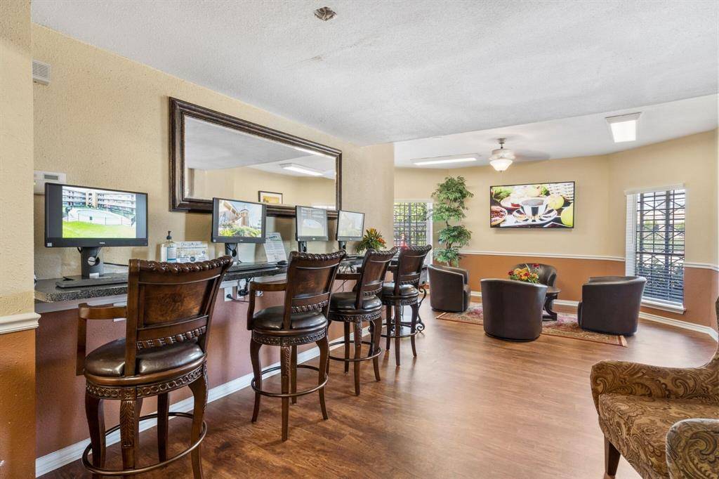 Houston, TX 77057,6259 Westheimer RD #567