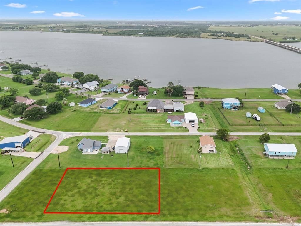 Palacios, TX 77465,102 Calumet DR