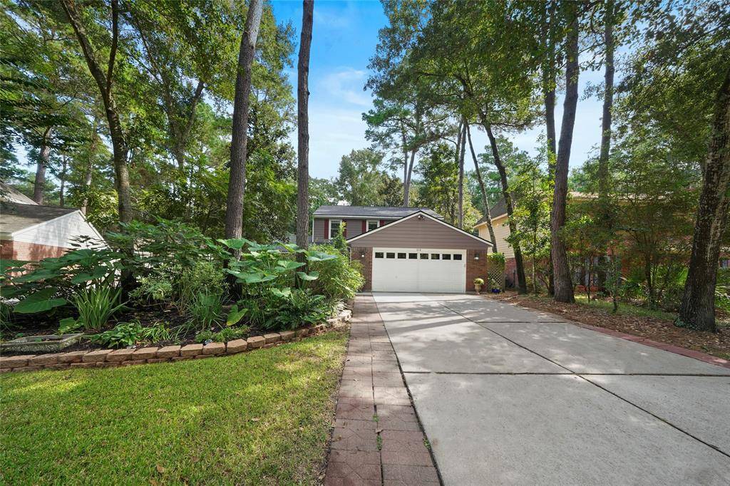 The Woodlands, TX 77381,215 E Rainbow Ridge CIR