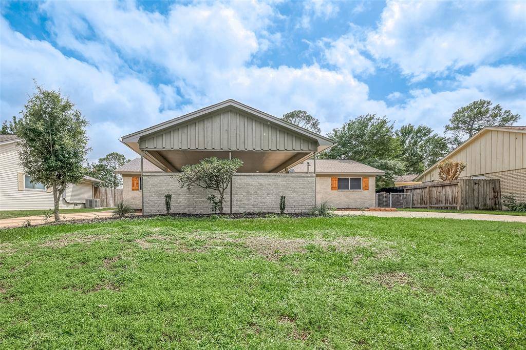 La Porte, TX 77571,10406 Winding Trail RD