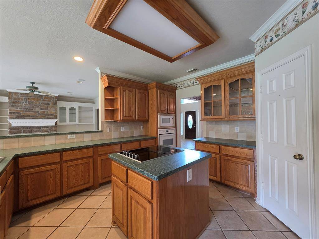 Huffman, TX 77336,110 Commons Lake DR