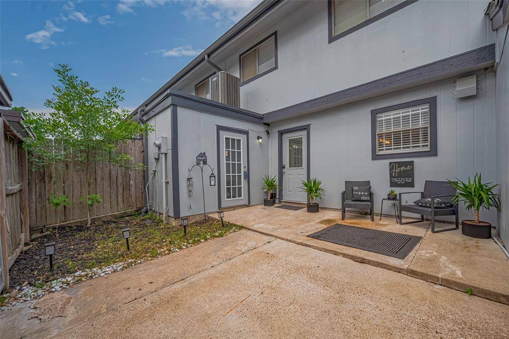 Houston, TX 77092,5825 Village Forest CT