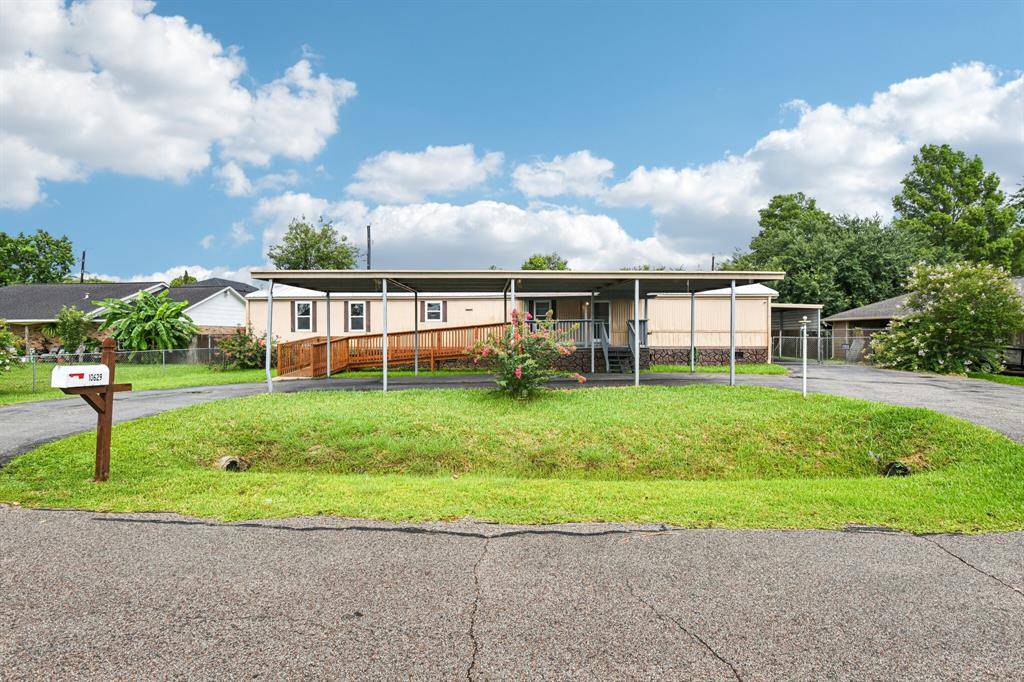 La Porte, TX 77571,10629 Bois D Arc ST