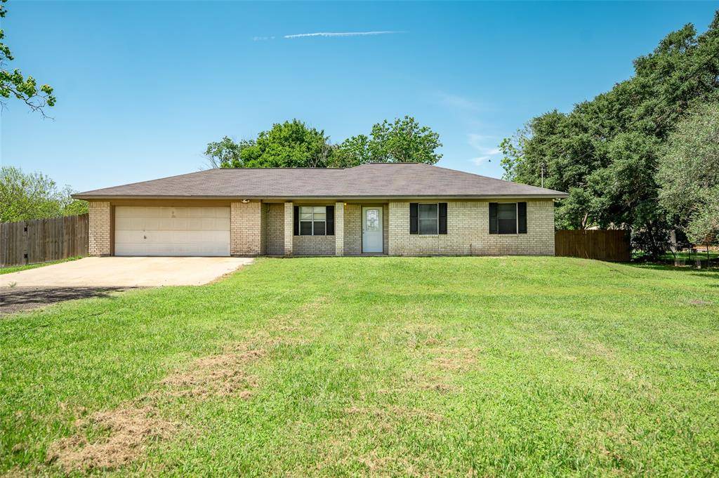 Edna, TX 77957,318 Pear ST