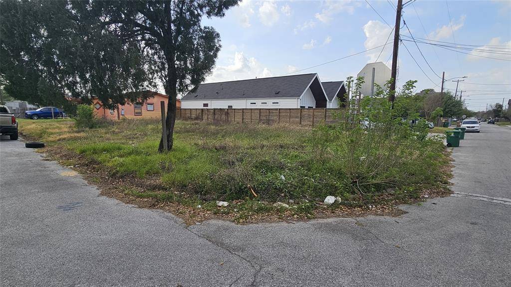 Houston, TX 77009,1415 & 1417 Amundsen St ST