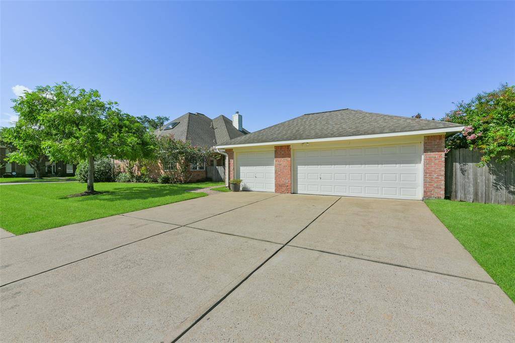 Friendswood, TX 77546,1217 Peregrine DR