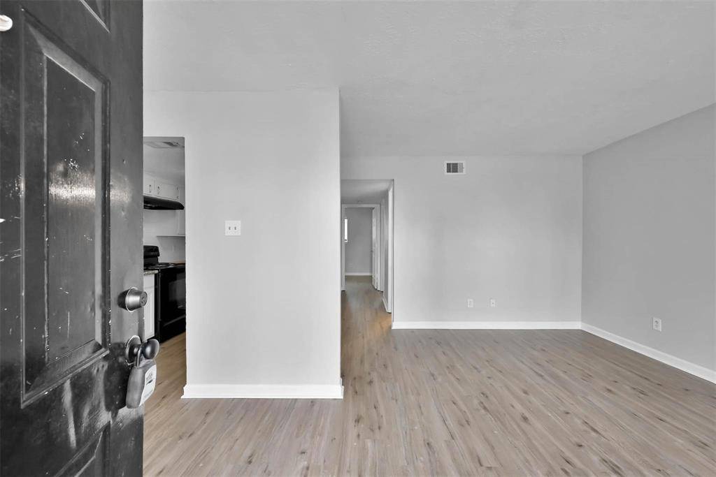 Conroe, TX 77301,1500 S 3rd ST #7