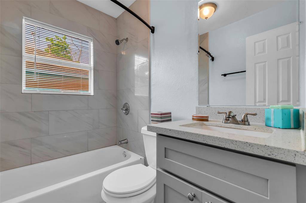 Houston, TX 77051,8215 Canyon ST