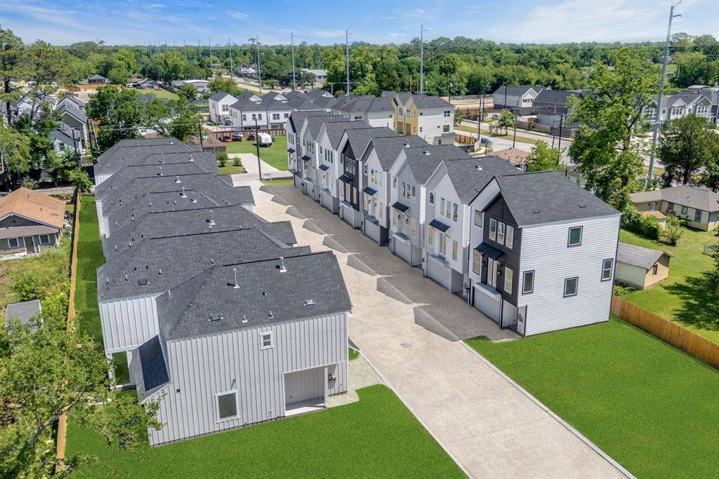 Houston, TX 77091,5835 Highland Sun LN