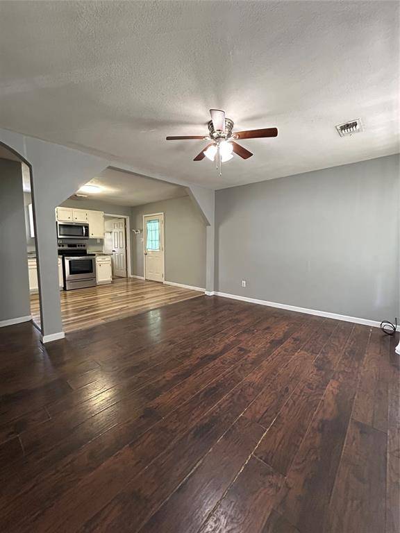 New Caney, TX 77357,20115 Live Oak S