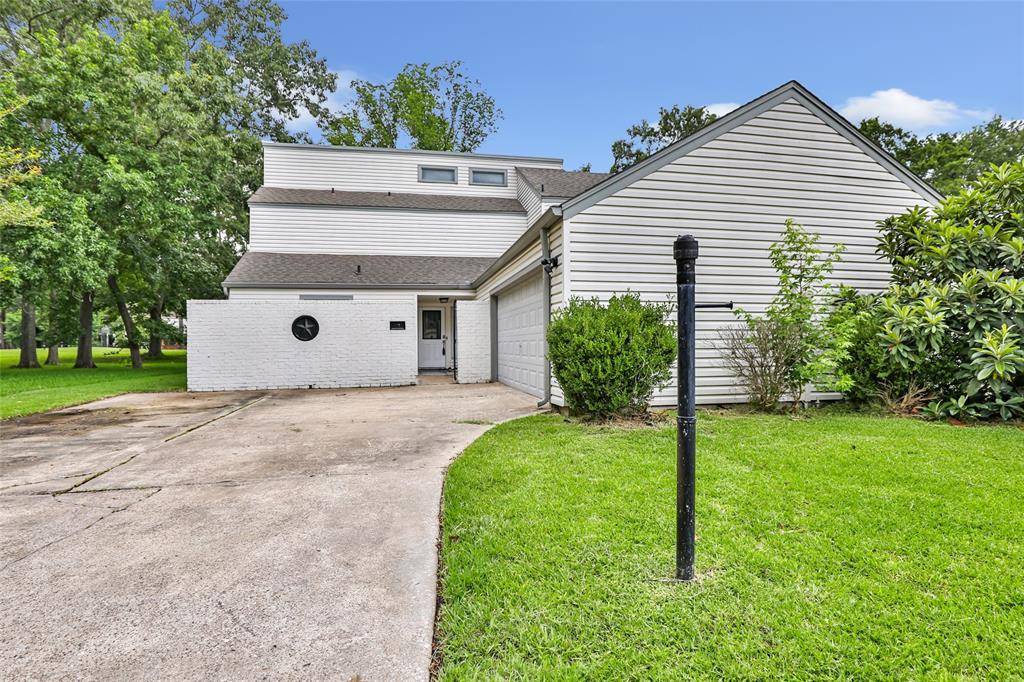 Crosby, TX 77532,1746 Cloister DR #33