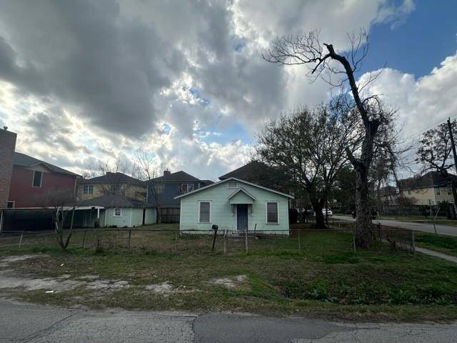 Houston, TX 77008,2543 Bevis ST