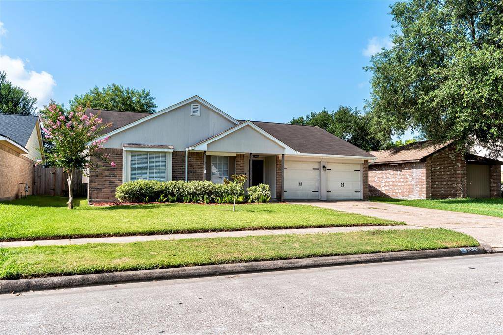La Porte, TX 77571,10910 Mesquite DR