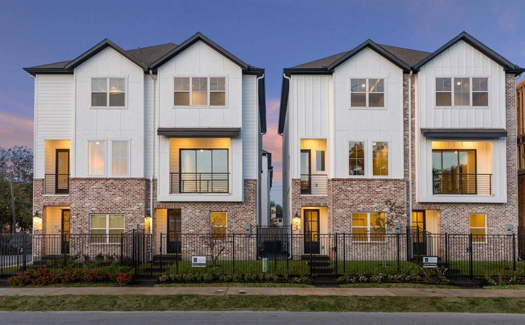 Houston, TX 77011,143 Eastwood Street