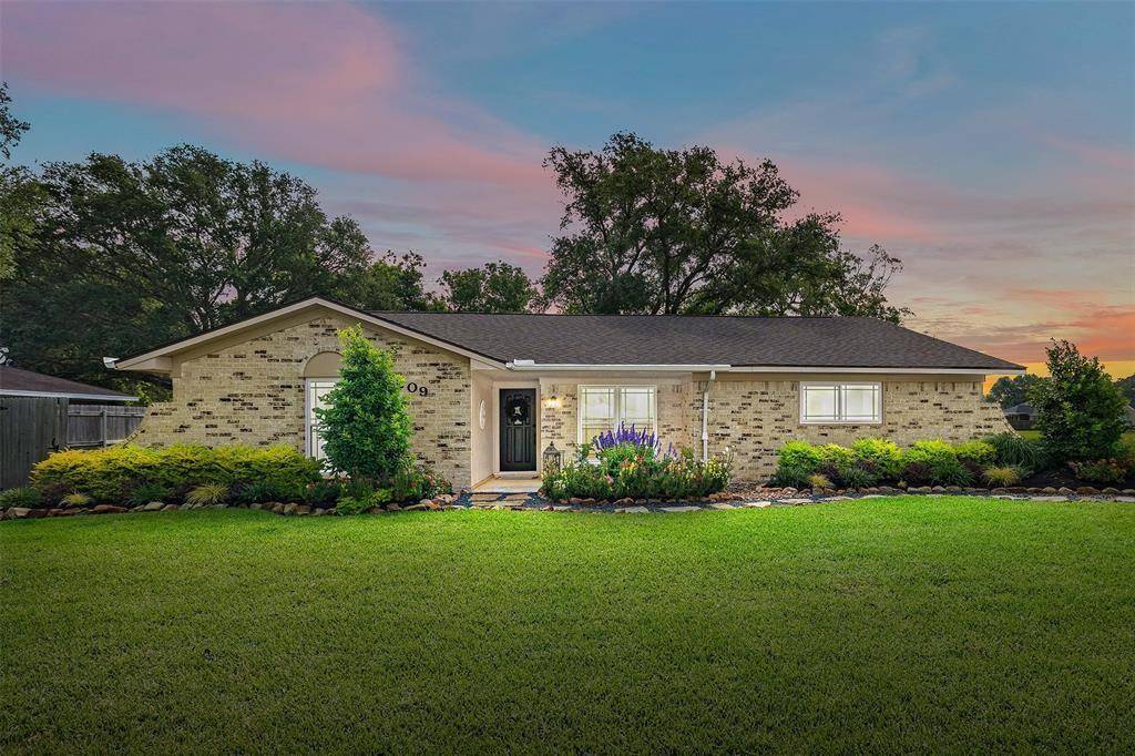 Anahuac, TX 77514,1209 Kansas AVE S