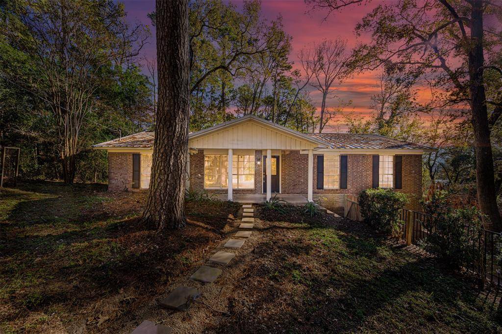Point Blank, TX 77364,298 Pinemont DR