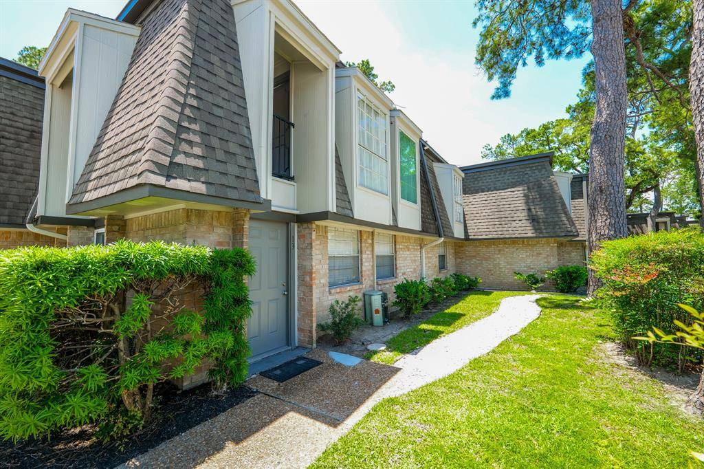 Houston, TX 77024,12633 Memorial DR #14