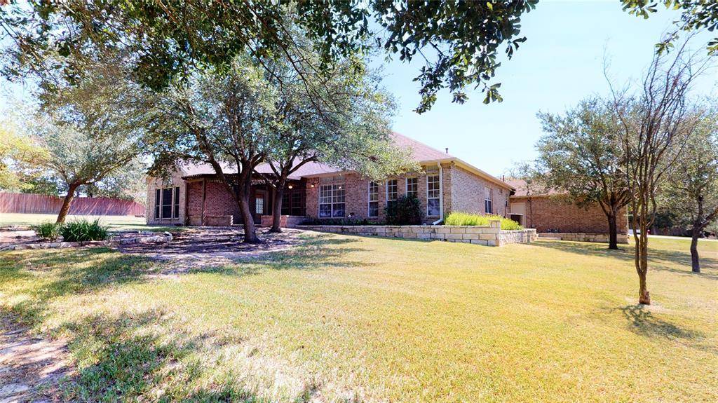 Giddings, TX 78942,991 Whispering Oaks DR