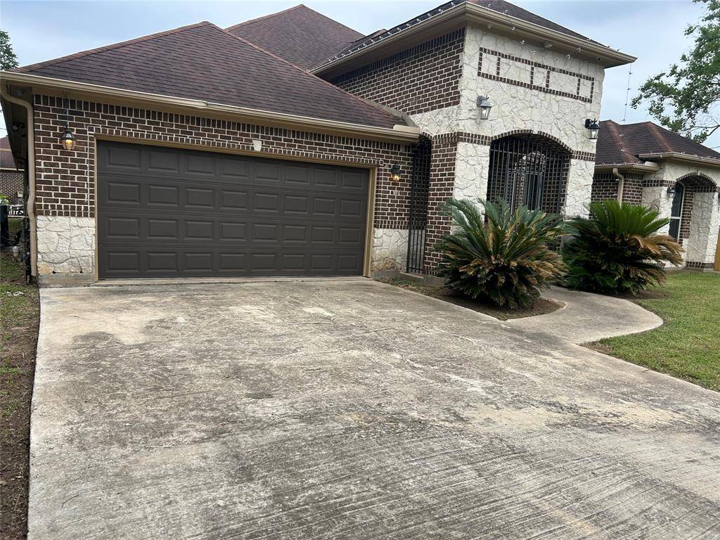 Houston, TX 77085,6118 Grapevine ST