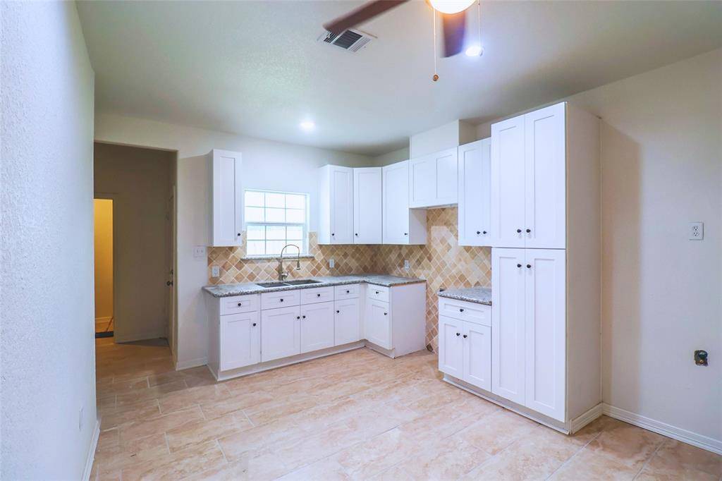 Houston, TX 77015,708 Barbara Mae ST