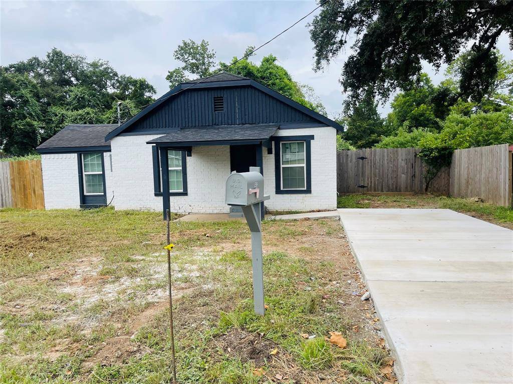 Sweeny, TX 77480,506 N Hackberry ST