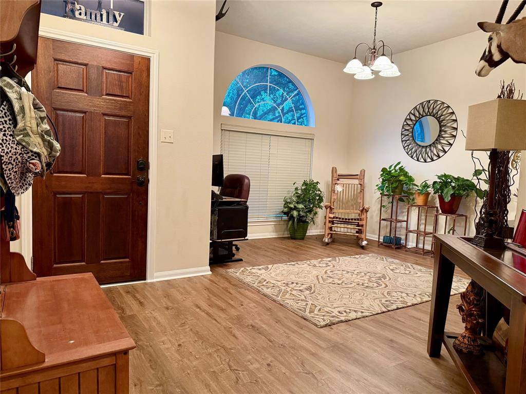 Angleton, TX 77515,913 S Belle DR
