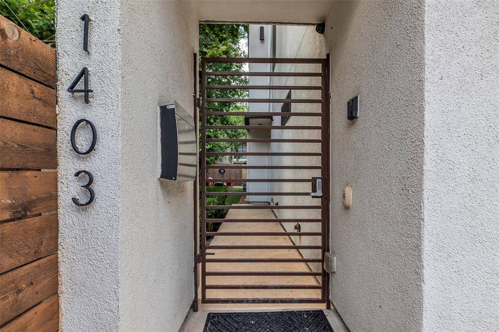 Houston, TX 77006,1403 Cook ST