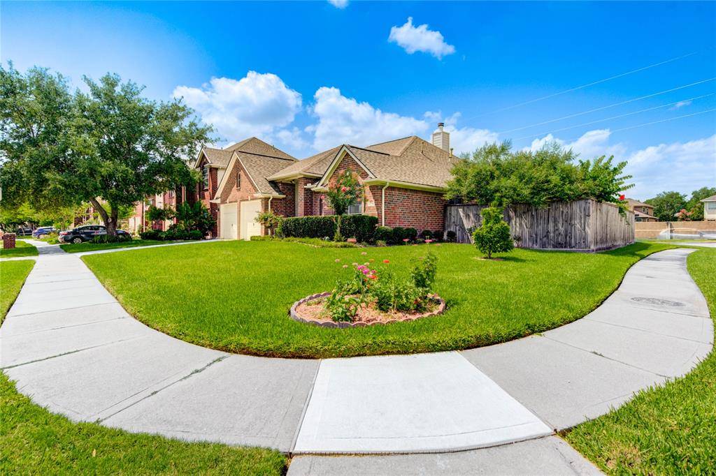 Meadows Place, TX 77477,12302 Meadowglen DR