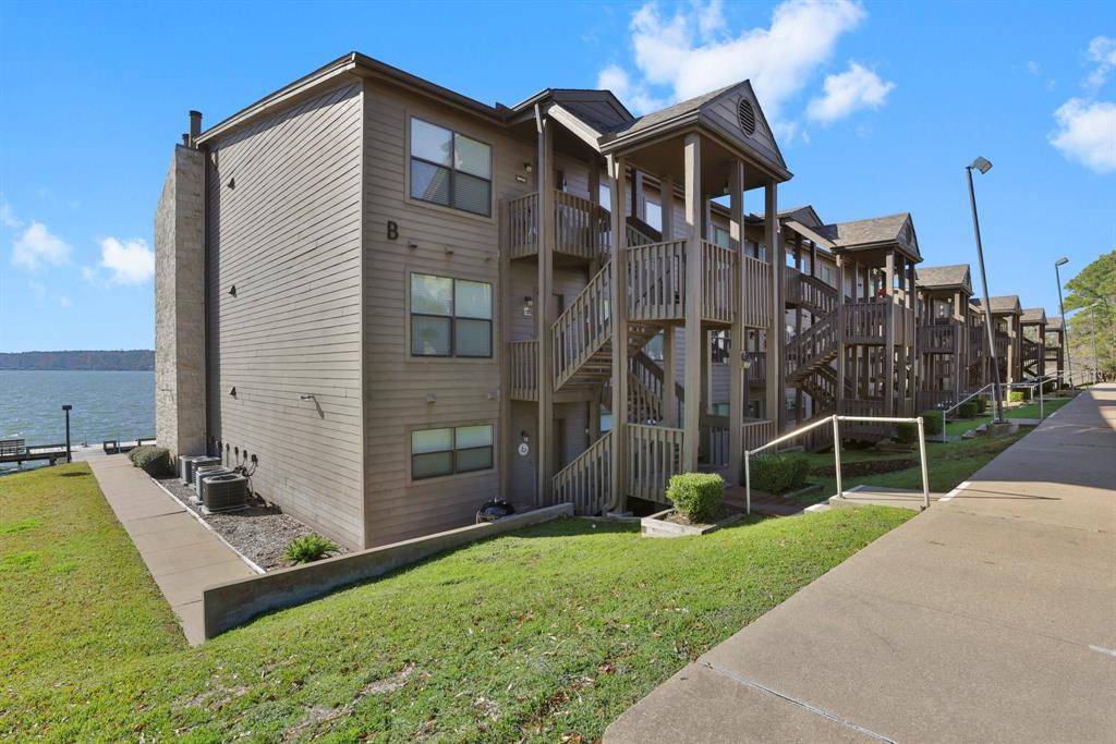 Coldspring, TX 77331,260 Walnut Point Drive #102