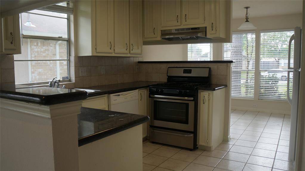 Houston, TX 77083,8211 Valeta DR