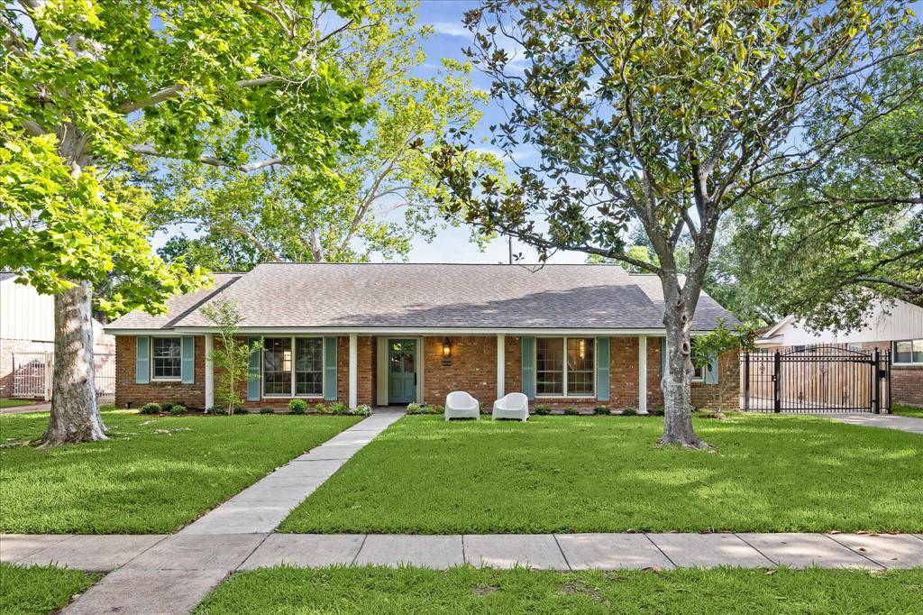 Houston, TX 77042,10715 Piping Rock LN