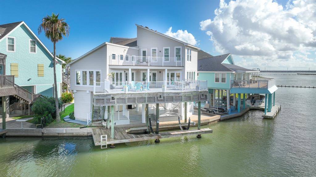 Tiki Island, TX 77554,207 Lokai ST