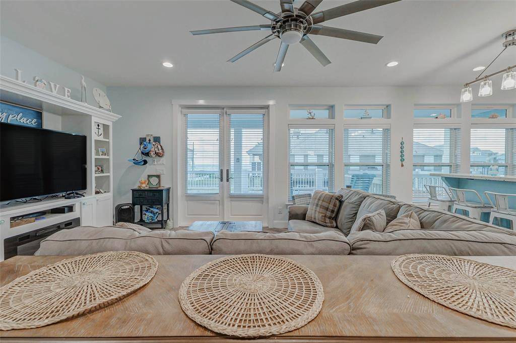 Crystal Beach, TX 77650,2408 Sandpiper
