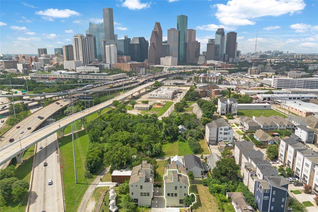 Houston, TX 77007,1005 Bingham ST #5