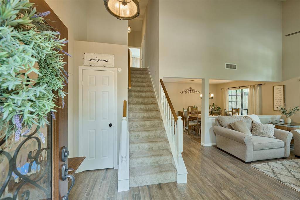 The Woodlands, TX 77381,6 Village Knoll PL