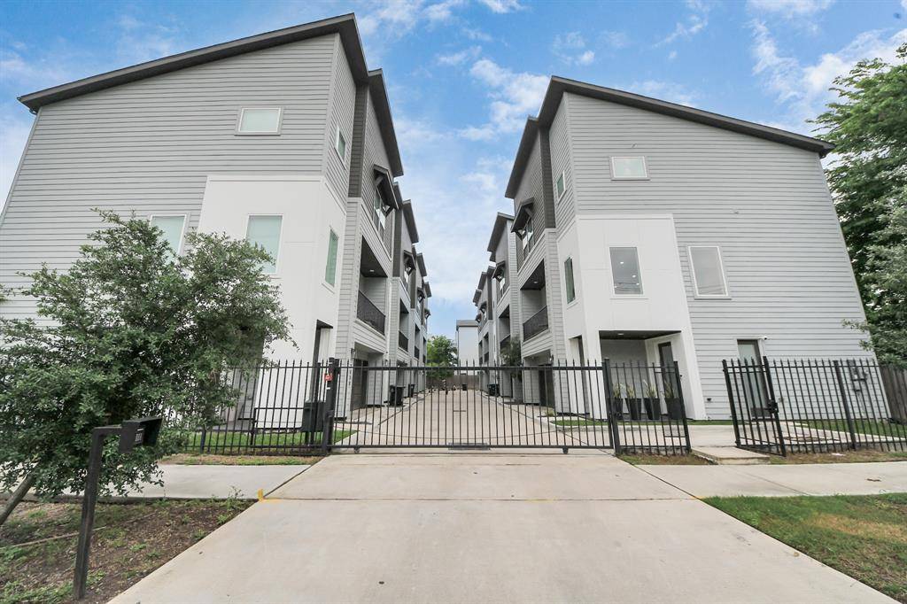 Houston, TX 77004,3022 Live Oak ST