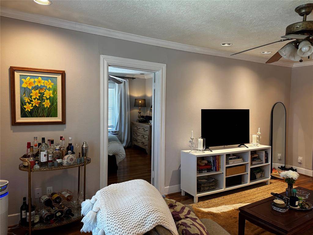 Houston, TX 77006,1637 Castle CT