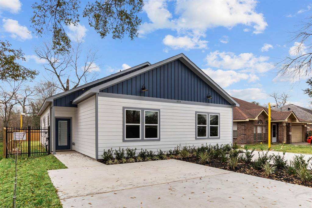 Houston, TX 77088,8522 De Priest ST