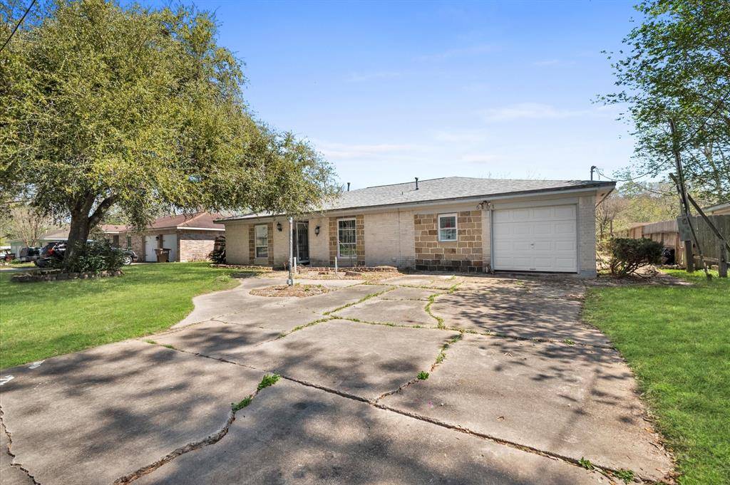 Dickinson, TX 77539,5401 Bayou DR