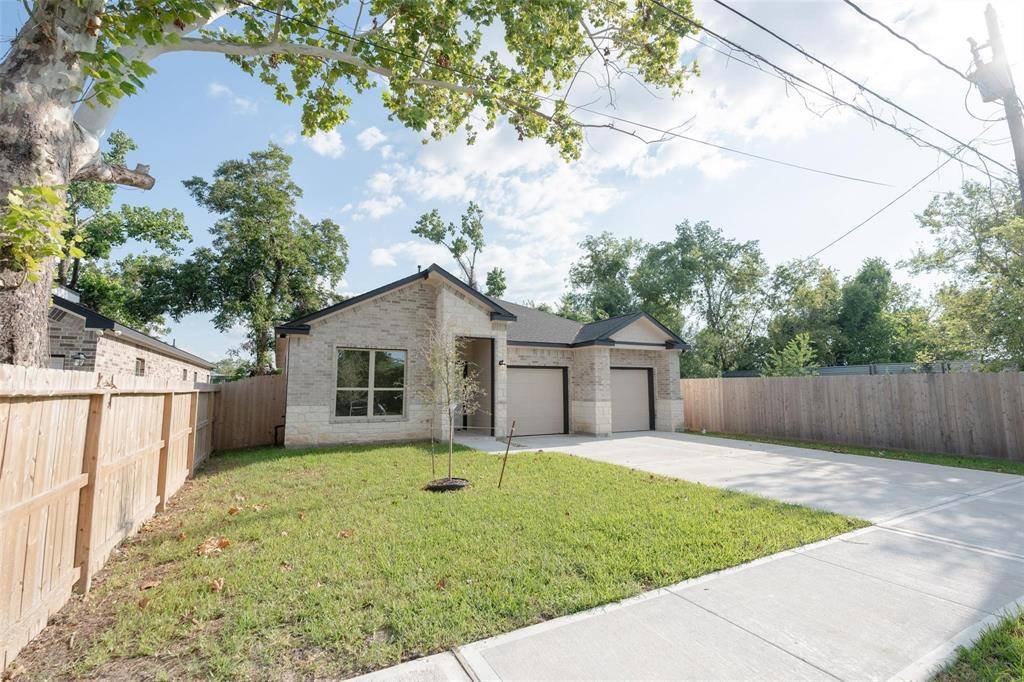 Houston, TX 77026,2516 Avenue Of Oaks ST