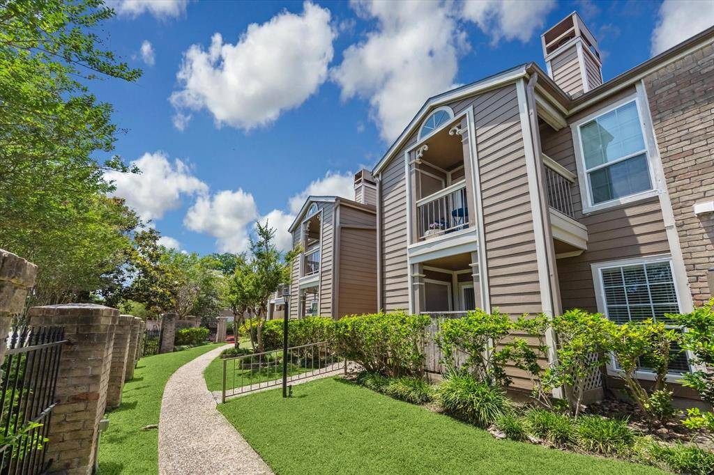 Houston, TX 77009,1860 White Oak DR #246