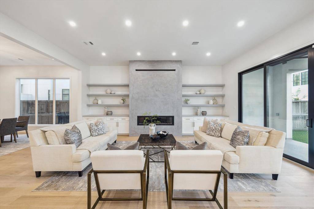 Houston, TX 77055,7422 Janak DR