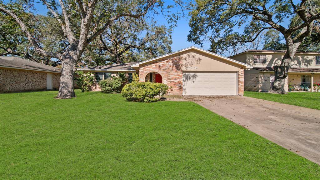 Clute, TX 77531,1034 Maple ST