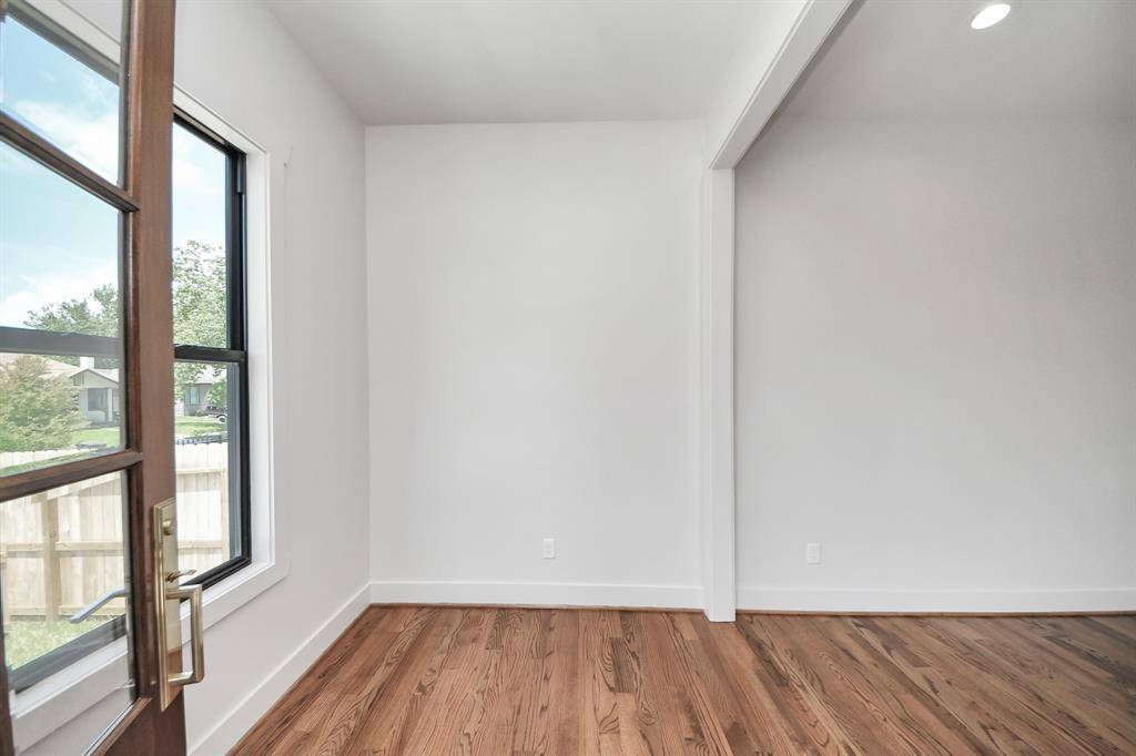 Houston, TX 77023,4541 Walker St